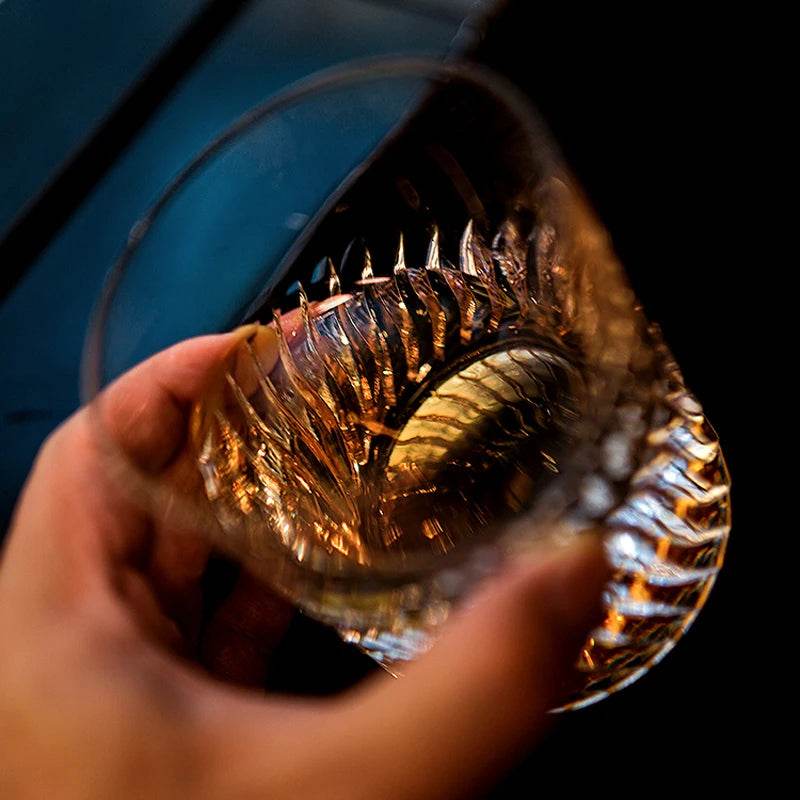 Copo de Whiskey com Entalhe Artesanal de Alto Brilho e Fundo Espesso - Haustter - Haustter