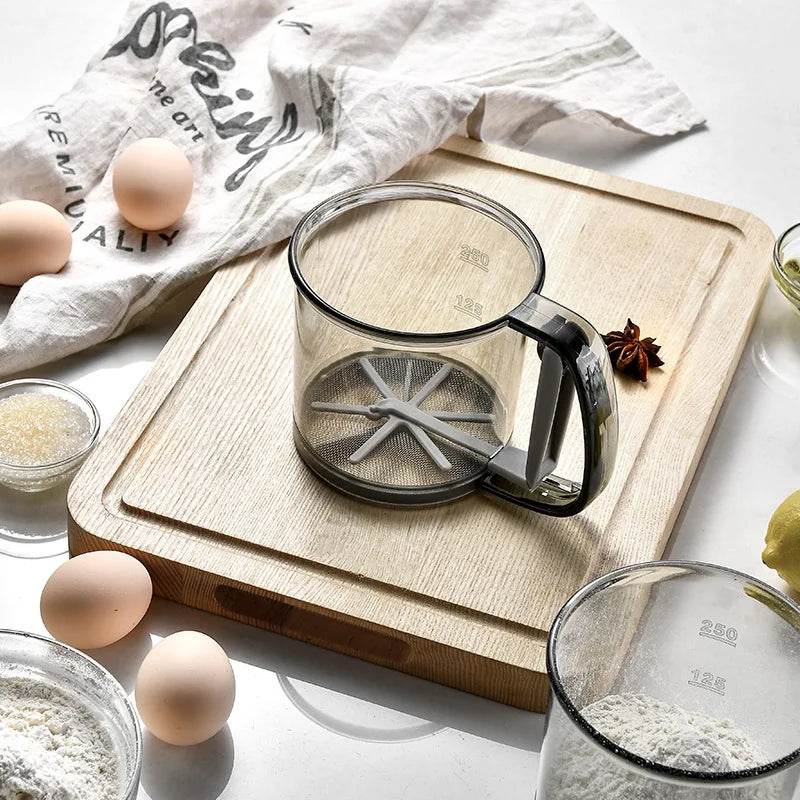 Peneira de Farinha Semi-automática de Plástico, Jarra com Peneira de Pó, Utensílio Profissional para Cozinha - Haustter - Haustter