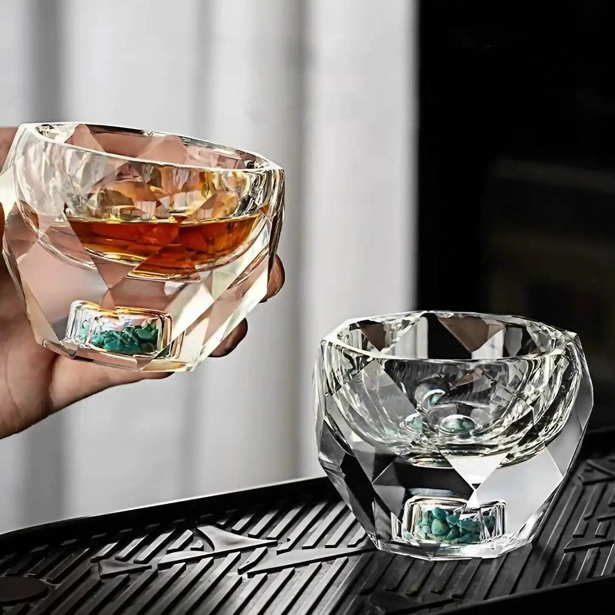 Copo Crystal Nobre 50ml – Talhado como Diamante e Fragmentos Dourados | Haustter - Haustter