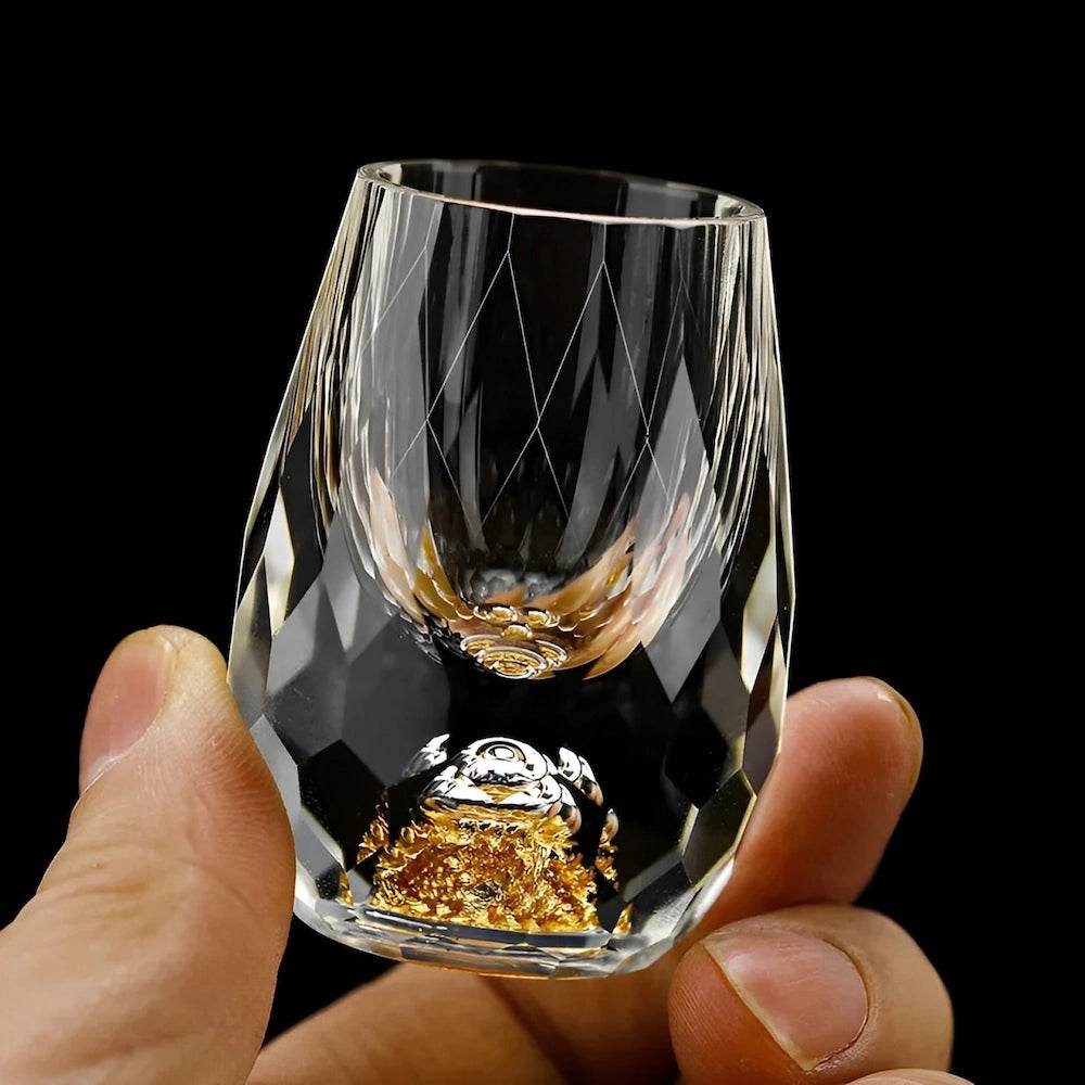 Copo Diamante Luxo com Fundo Duplo e Lascas Douradas para Baijiu, Licor, Cachaça, Tequila e Shots - Haustter - Haustter