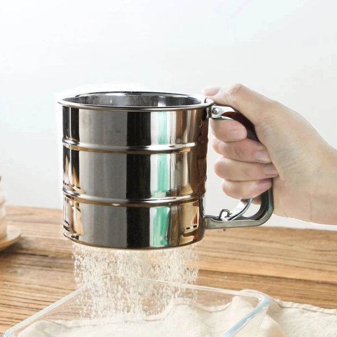 Peneira de Farinha em Aço Inox com Gatilho - Haustter - Haustter