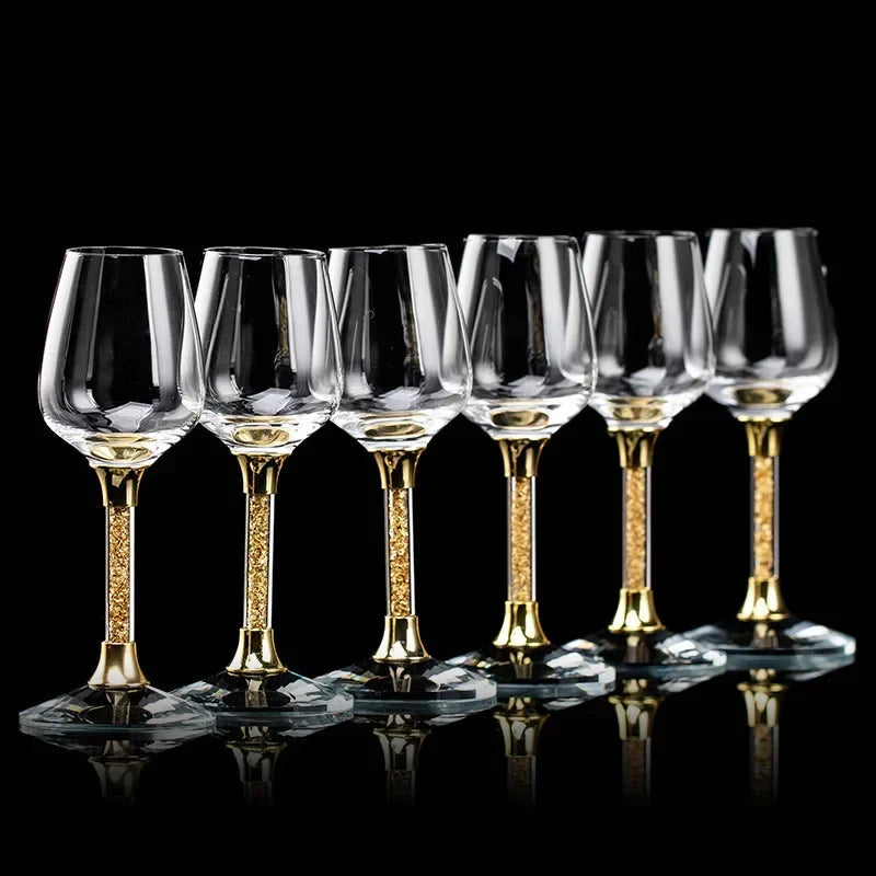 Taça Transparente com Haste Dourada para Baijiu e Destilados Premium