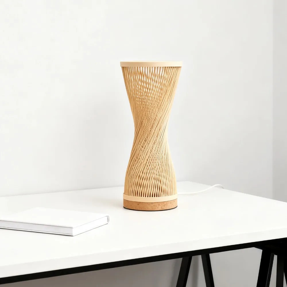 Luminária de mesa em bambu trançado