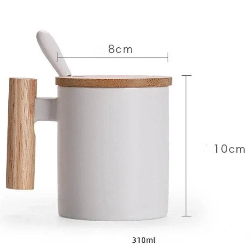 Caneca de Cerâmica 310ml com Alça de Madeira, Tampa e Colher, Presente Perfeito para Casais e Decoração de Escritório - Haustter - Haustter