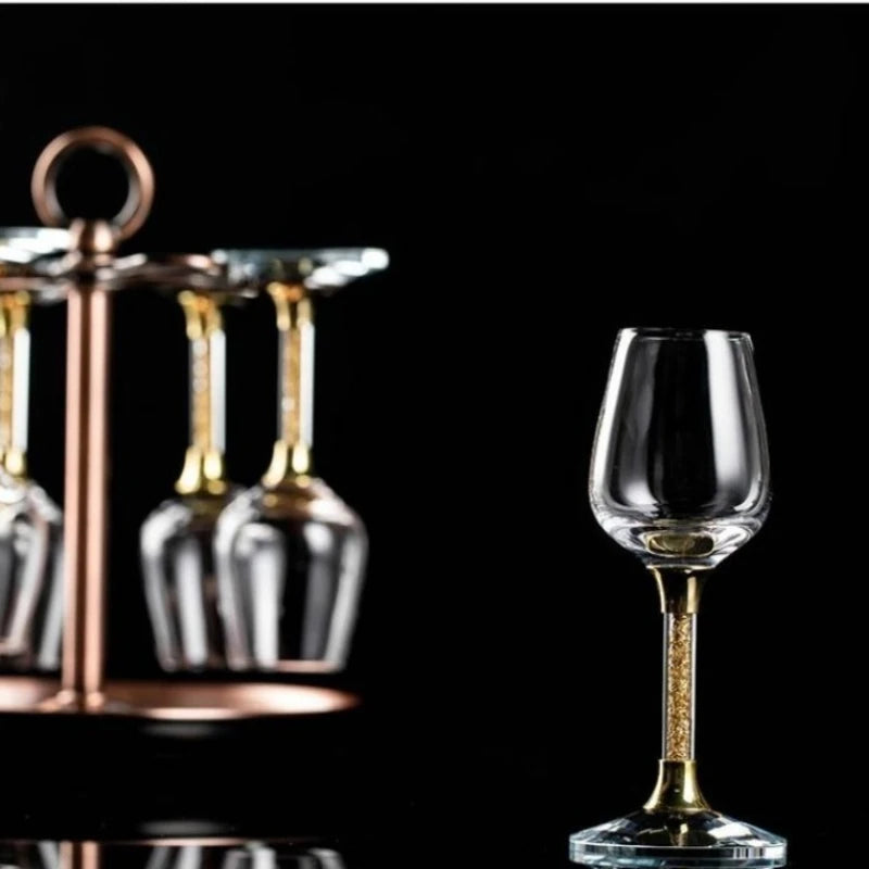 Taça Transparente com Haste Dourada para Baijiu e Destilados Premium