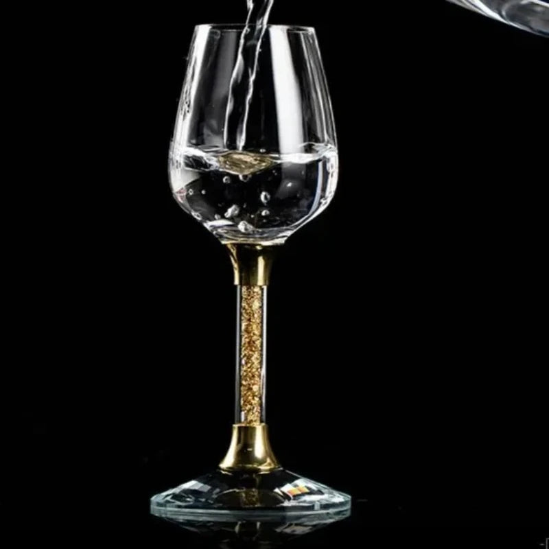 Taça Transparente com Haste Dourada para Baijiu e Destilados Premium