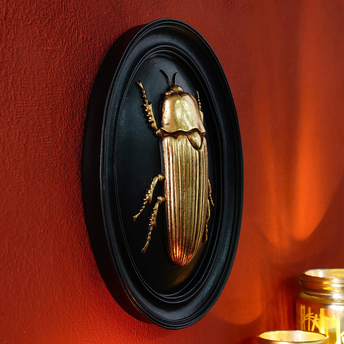 Besouro em Resina Dourada para Decoração