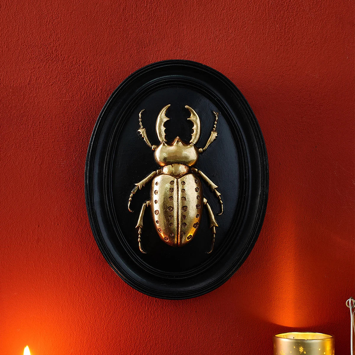 Besouro em Resina Dourada para Decoração