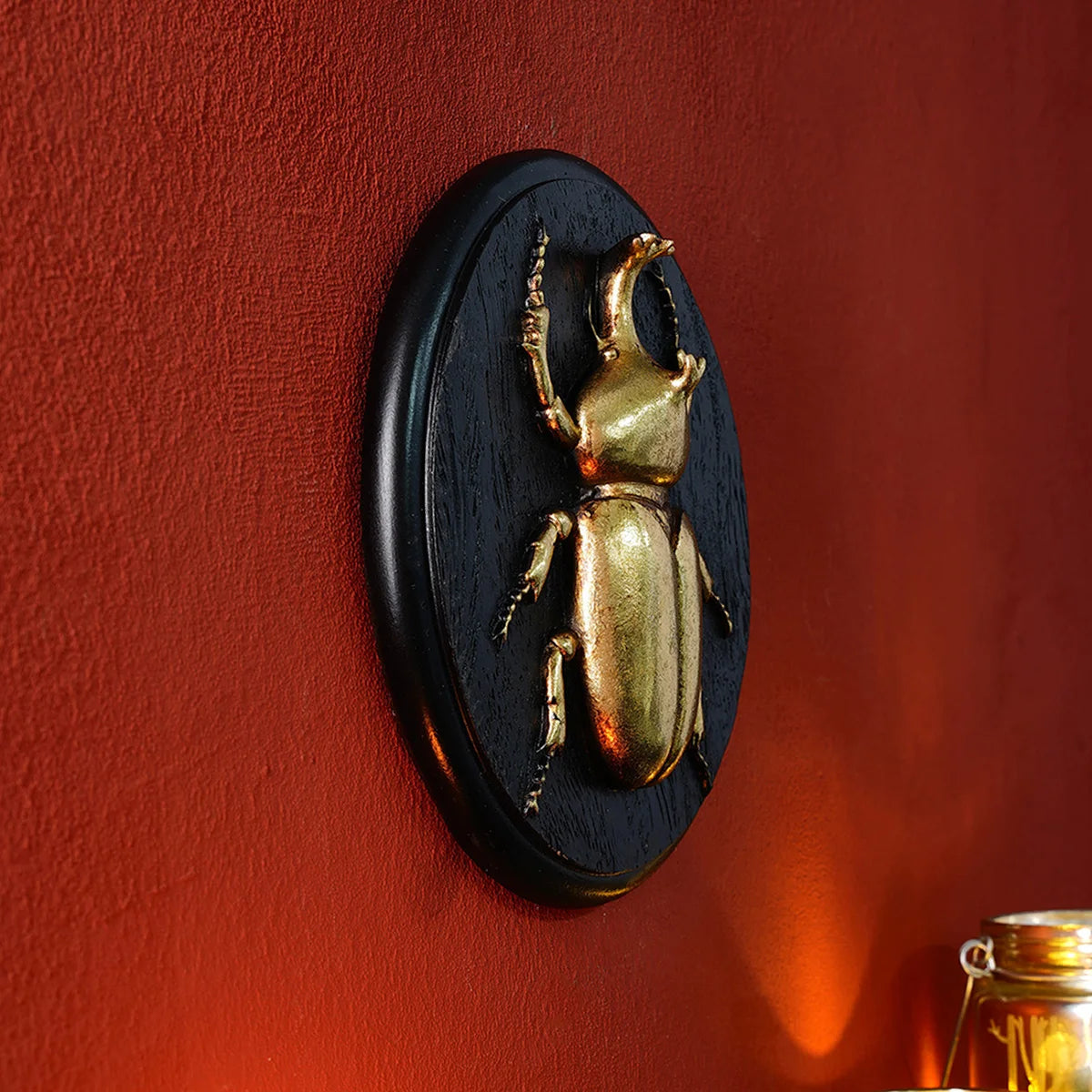 Besouro em Resina Dourada para Decoração