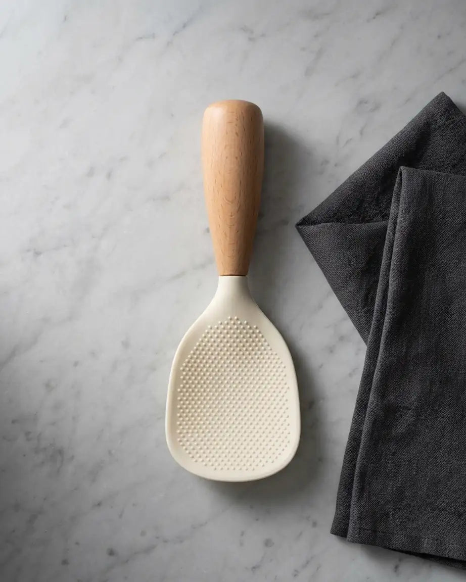 Colher para Arroz em Silicone com Cabo de Madeira