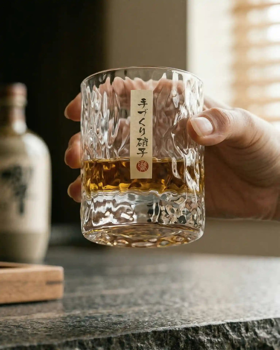 Copo de Vidro Japonês com Padrão Glacial