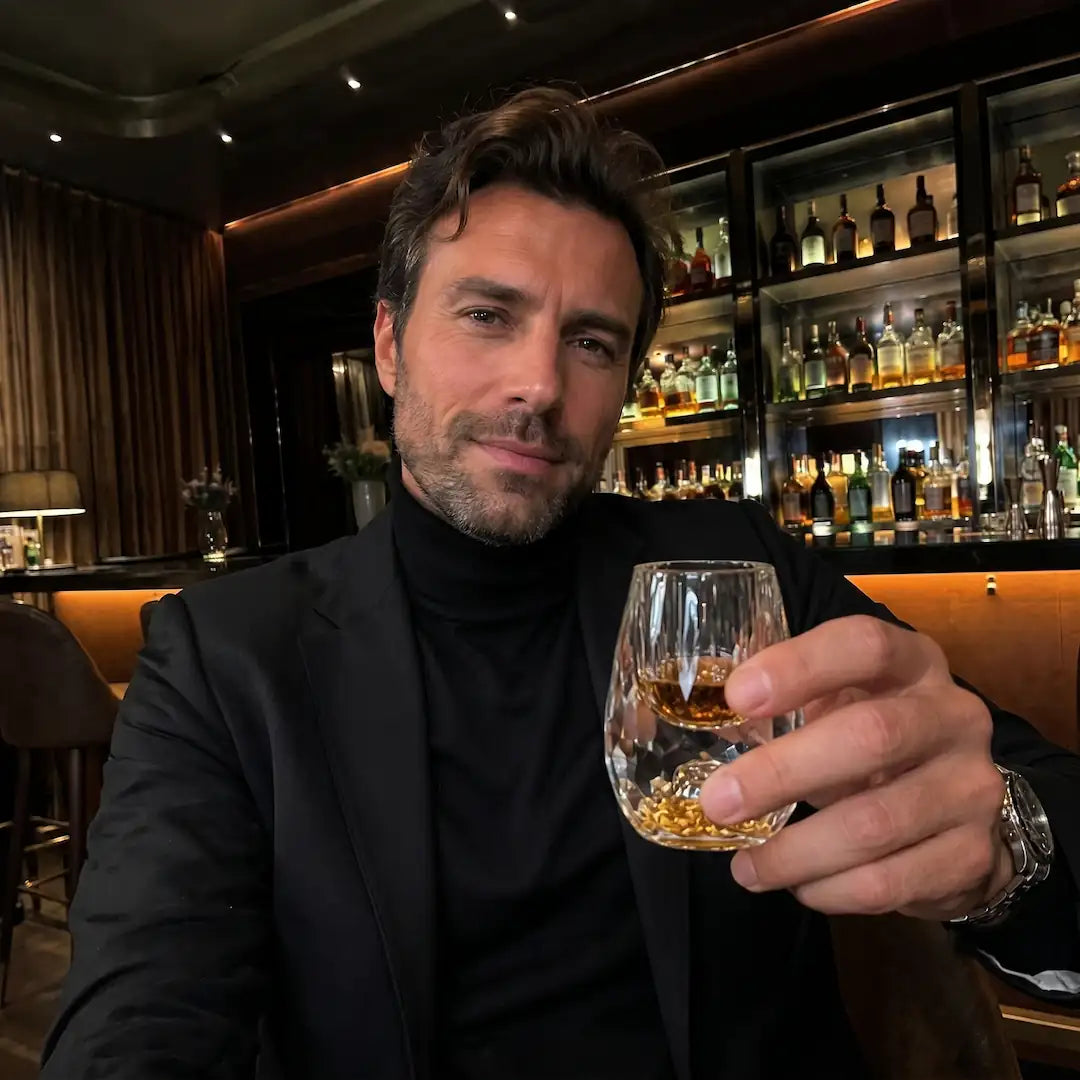 Copo Diamante Luxo com Fundo Duplo e Lascas Douradas para Baijiu, Licor, Cachaça, Tequila e Shots | Haustter