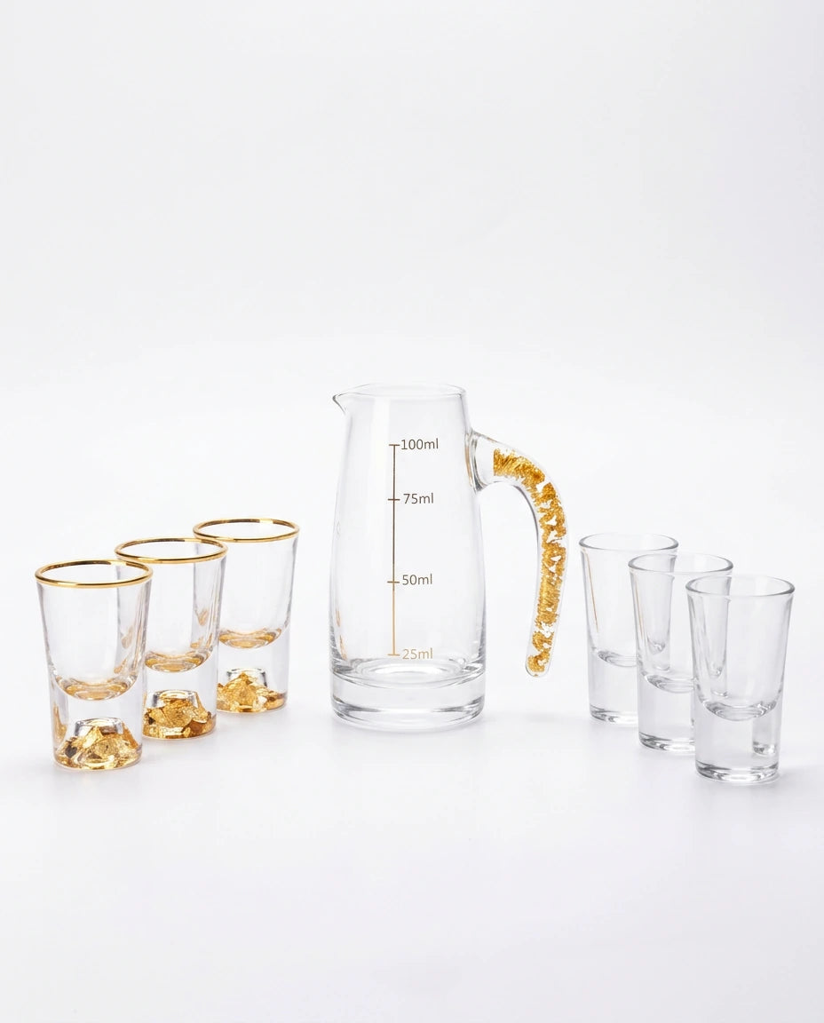Copos Shot e Jarra de Vidro com Detalhes Dourados