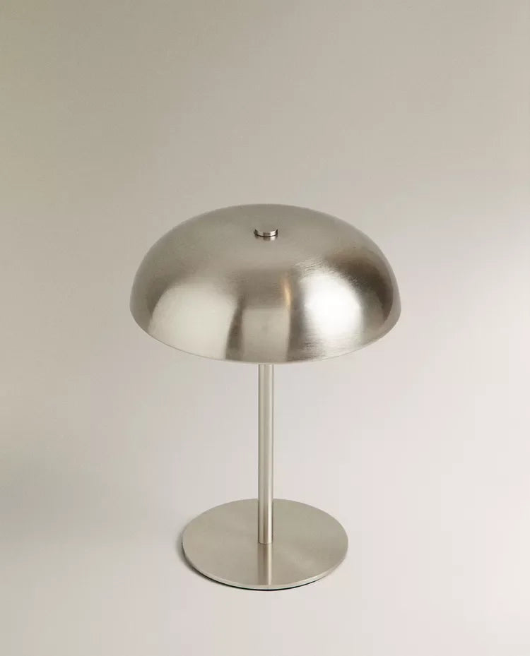 Lâmpada de mesa sem fio em metal com toque e 3 tons de luz