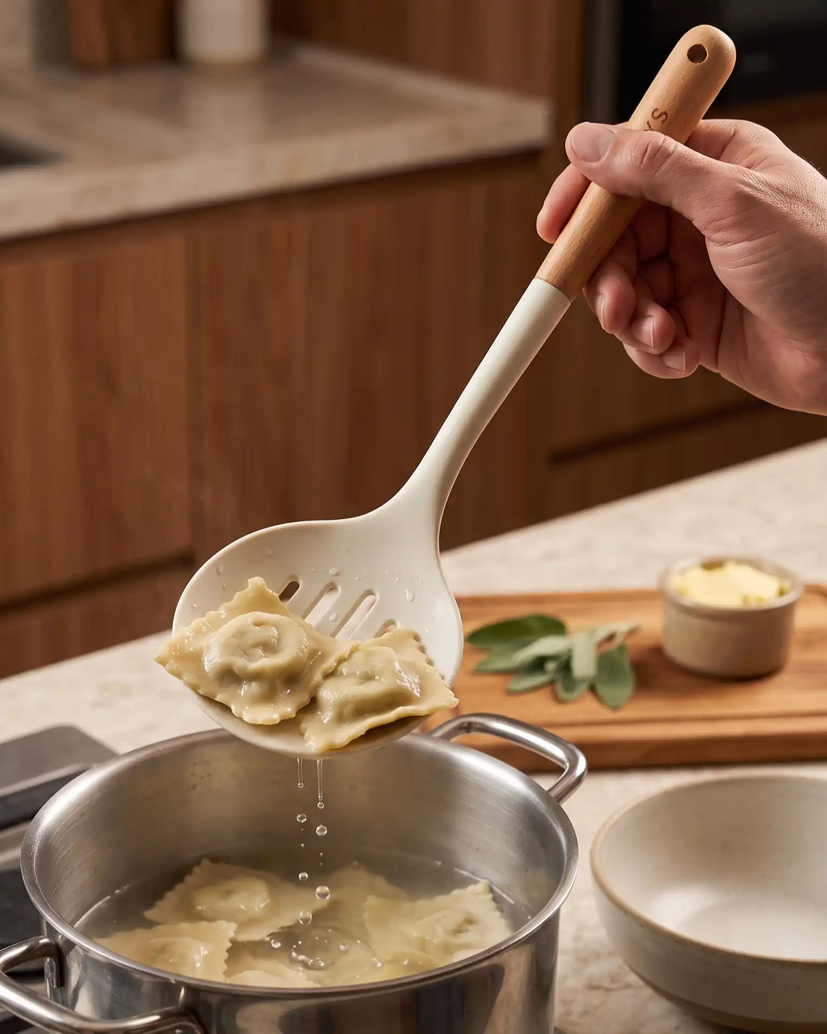 Conjunto de Utensílios de Silicone com Cabo de Madeira