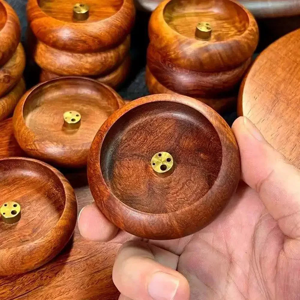 Porta-incenso de madeira com suporte metálico