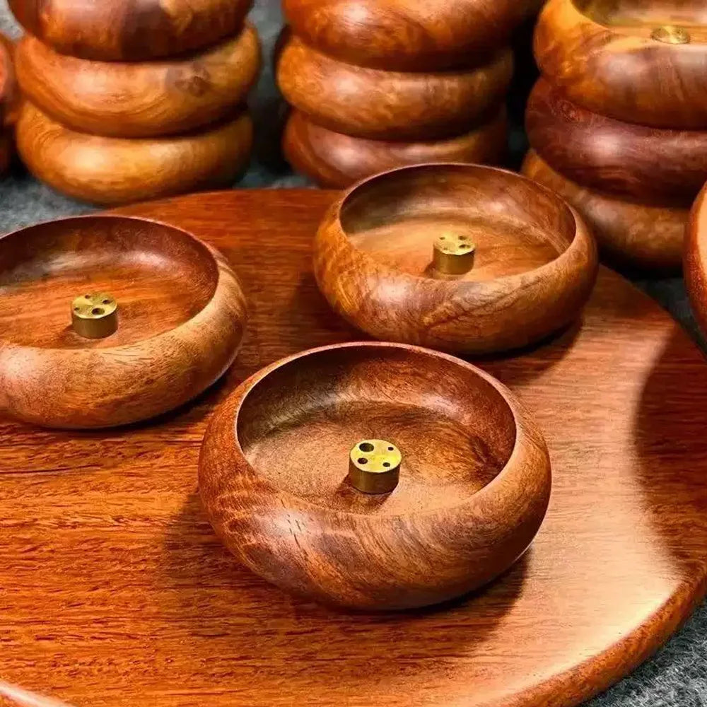 Porta-incenso de madeira com suporte metálico