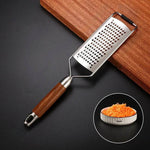 Ralador Manual de Aço Inox com Cabo de Madeira - Haustter - Haustter