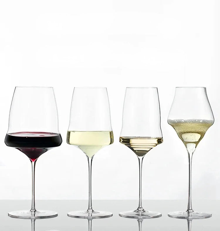 Taça de vinho Cloud em vidro cristal com haste fina